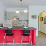 Heated Pool Sea View Speedy Wifi Apartment